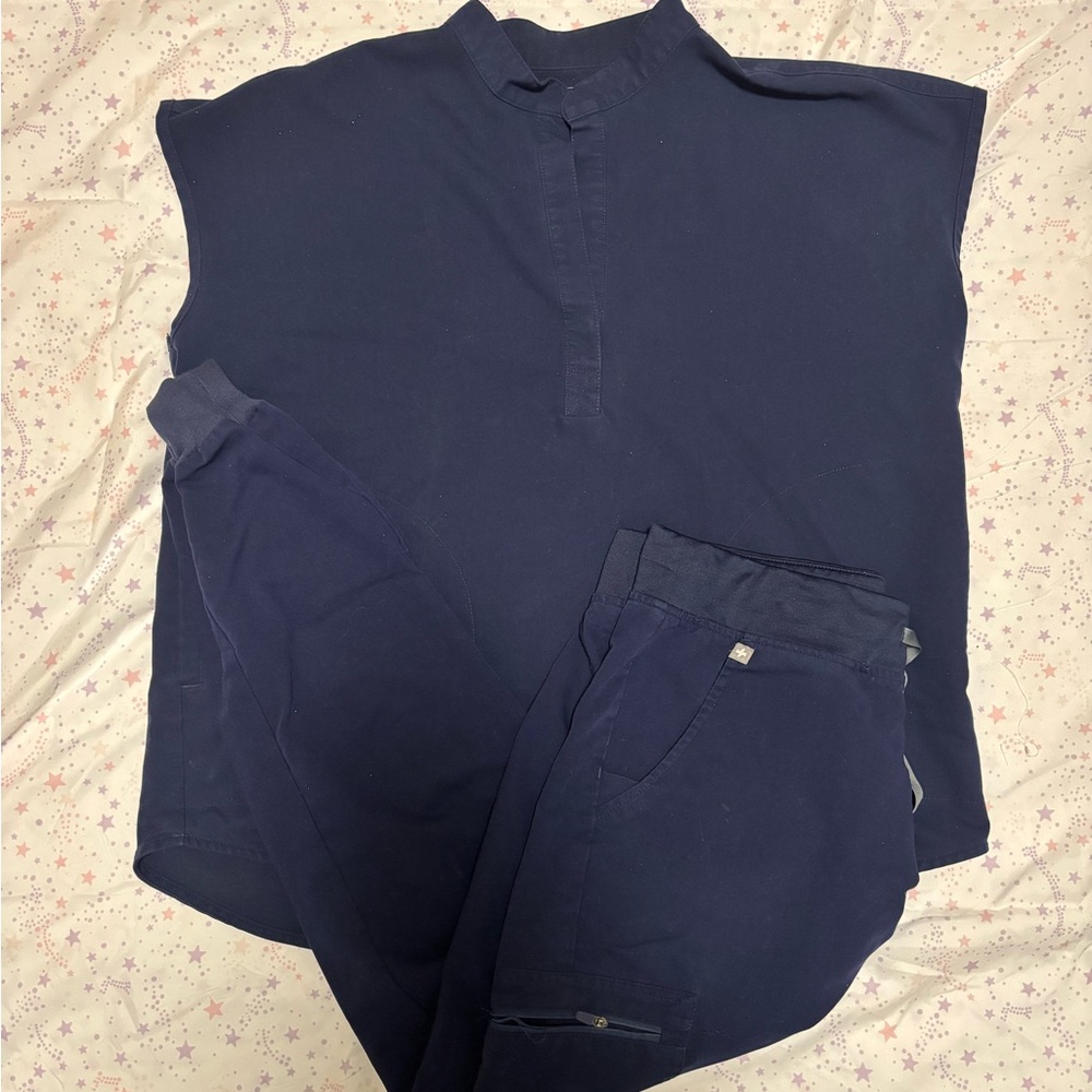 navy blue figs scrubs. size women’s medium.